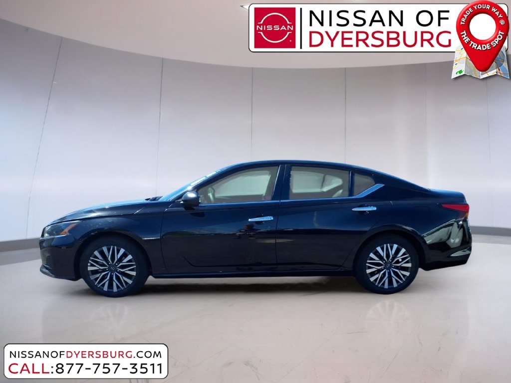 Used 2025 Nissan Altima 2.5 SV FWD image 6