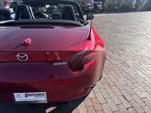 Used 2023 MAZDA MX-5 Miata Grand Touring RWD image 11