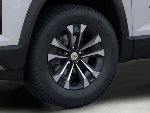 New 2026 Chevrolet Equinox LT w/ Safety and Technology Package FWD image 32