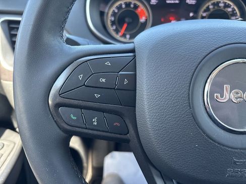 Used 2022 Jeep Cherokee Trailhawk w/ Comfort/Convenience Group AWD/4WD image 59