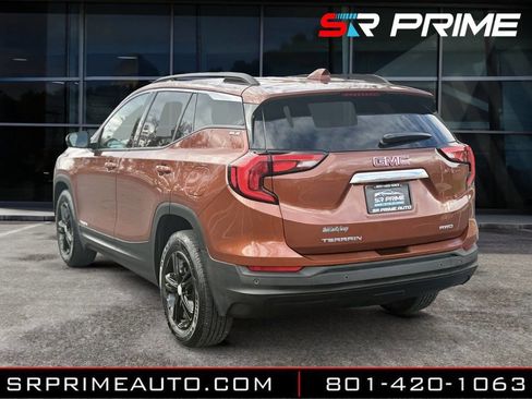 Used 2019 GMC Terrain SLE w/ Driver Convenience Package image 2