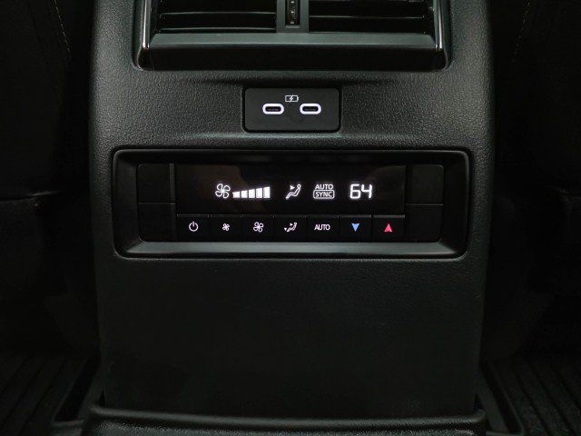 Used 2025 MAZDA CX-90 Plug-In Hybrid w/ Preferred AWD/4WD image 18