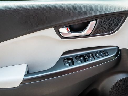 Used 2023 Hyundai Kona SEL FWD image 21