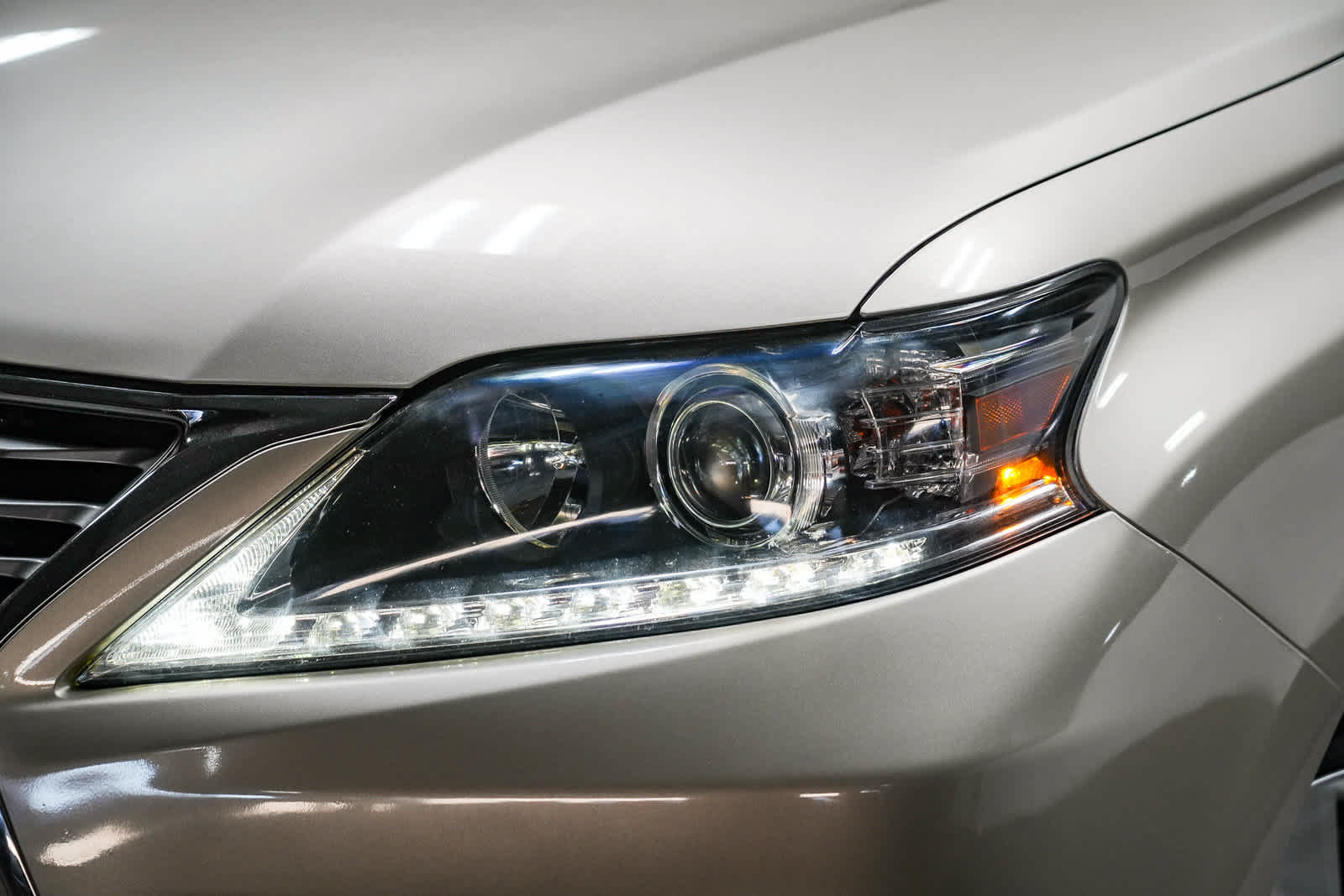 Used 2013 Lexus RX 350 AWD w/ Navigation Pkg image 2