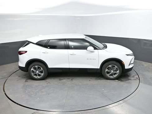 Used 2025 Chevrolet Blazer LT AWD/4WD image 44