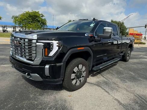 Used 2024 GMC Sierra 3500 Denali w/ Denali Reserve Package AWD/4WD image 4