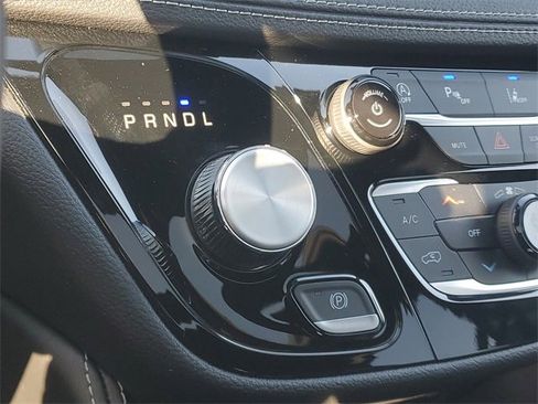 New 2026 Chrysler Pacifica Limited w/ Uconnect Theater Family Group image 59