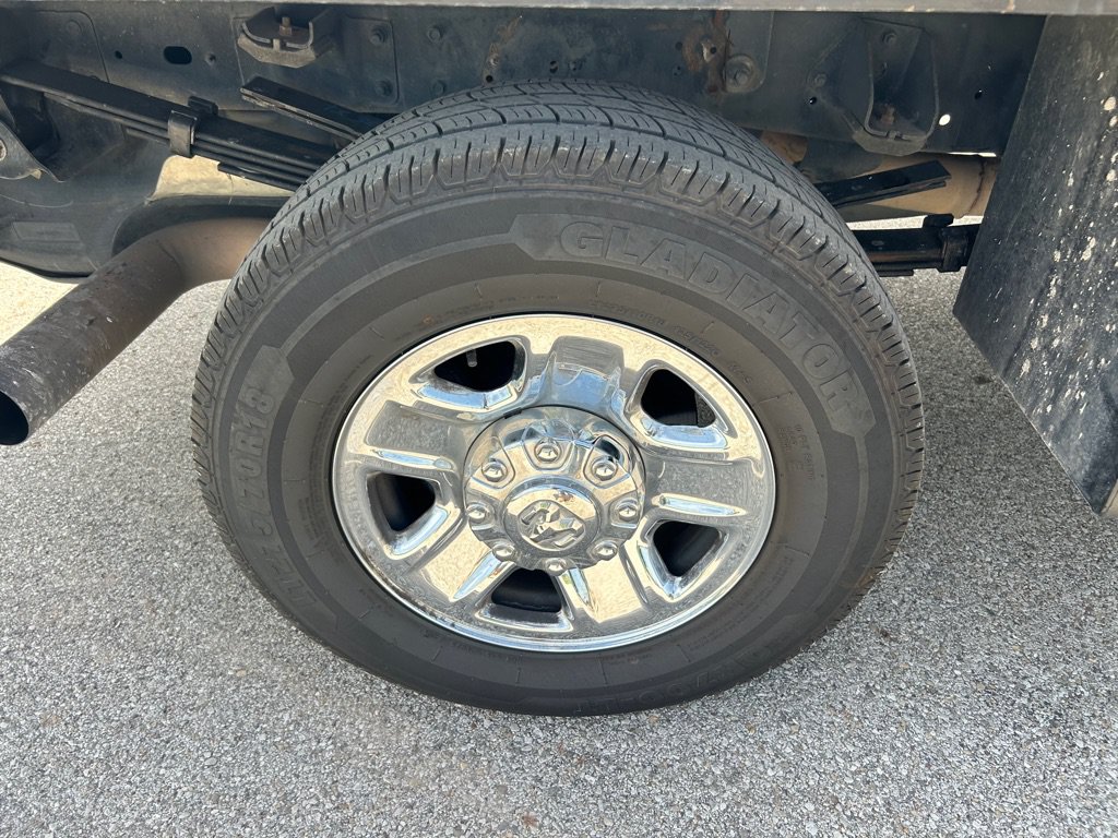 Used 2021 RAM 3500 Tradesman w/ Chrome Appearance Group RWD image 22