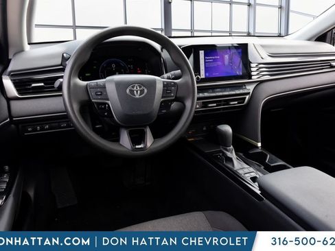Used 2025 Toyota Camry LE FWD image 14