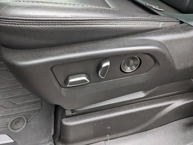 Used 2023 GMC Yukon XL Denali AWD/4WD image 25