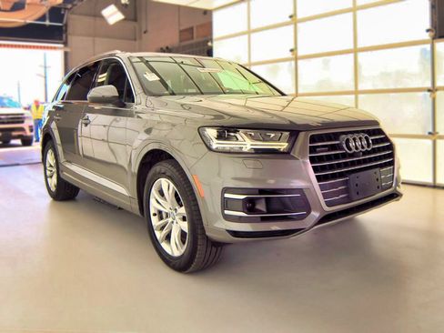 Used 2017 Audi Q7 3.0T Premium Plus AWD/4WD image 5