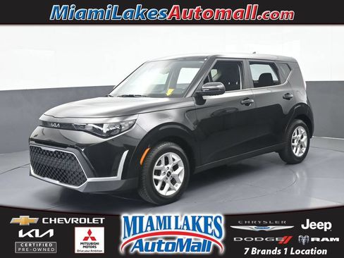 Used 2023 Kia Soul S FWD image 1