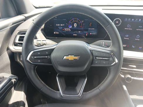 Used 2026 Chevrolet Traverse LT FWD image 22