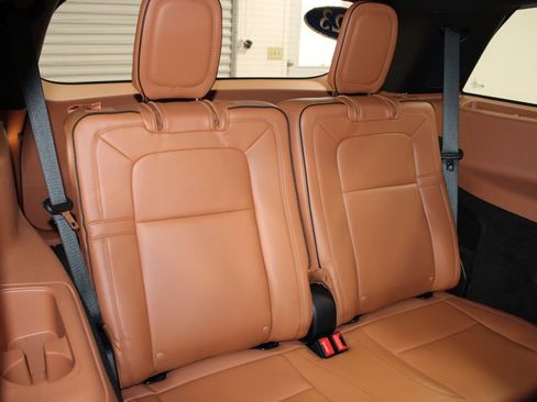 Used 2023 Lincoln Aviator Black Label w/ Dynamic Handling Package image 35