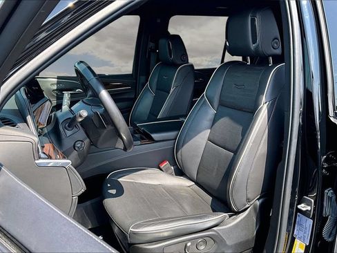Used 2023 Cadillac Escalade Premium Luxury RWD image 21