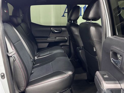 Used 2019 Toyota Tacoma TRD Off-Road w/ Technology Package image 27