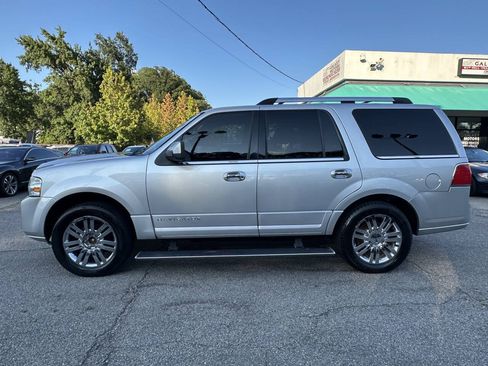 Used 2010 Lincoln Navigator 4WD image 5