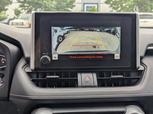 Used 2024 Toyota RAV4 LE AWD/4WD image 7