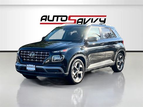 Used 2022 Hyundai Venue SEL w/ Cargo Package image 3