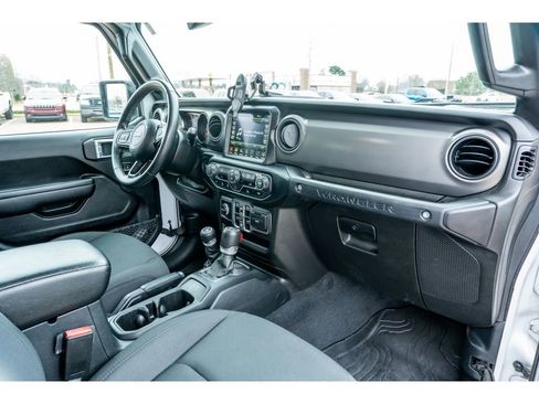 Used 2021 Jeep Wrangler Unlimited Sport image 17