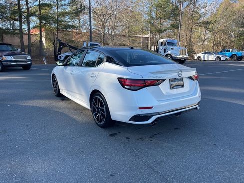 Used 2024 Nissan Sentra SR w/ SR Premium Package image 7