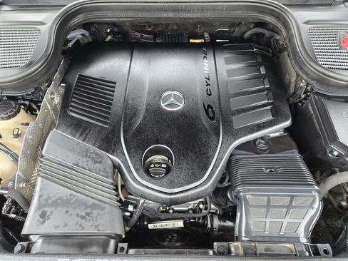 Used 2022 Mercedes-Benz GLS 450 4MATIC image 33