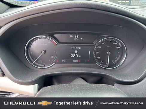 Used 2022 Cadillac XT4 Premium Luxury w/ Enhanced Visibility Package image 8