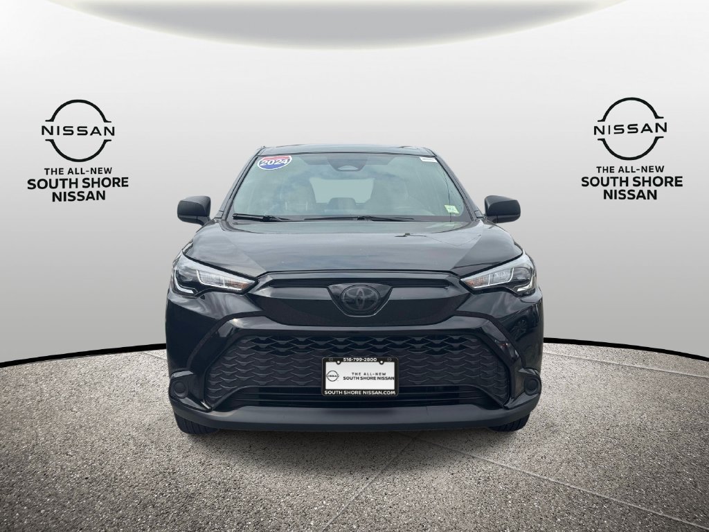Used 2024 Toyota Corolla Cross AWD Hybrid image 2
