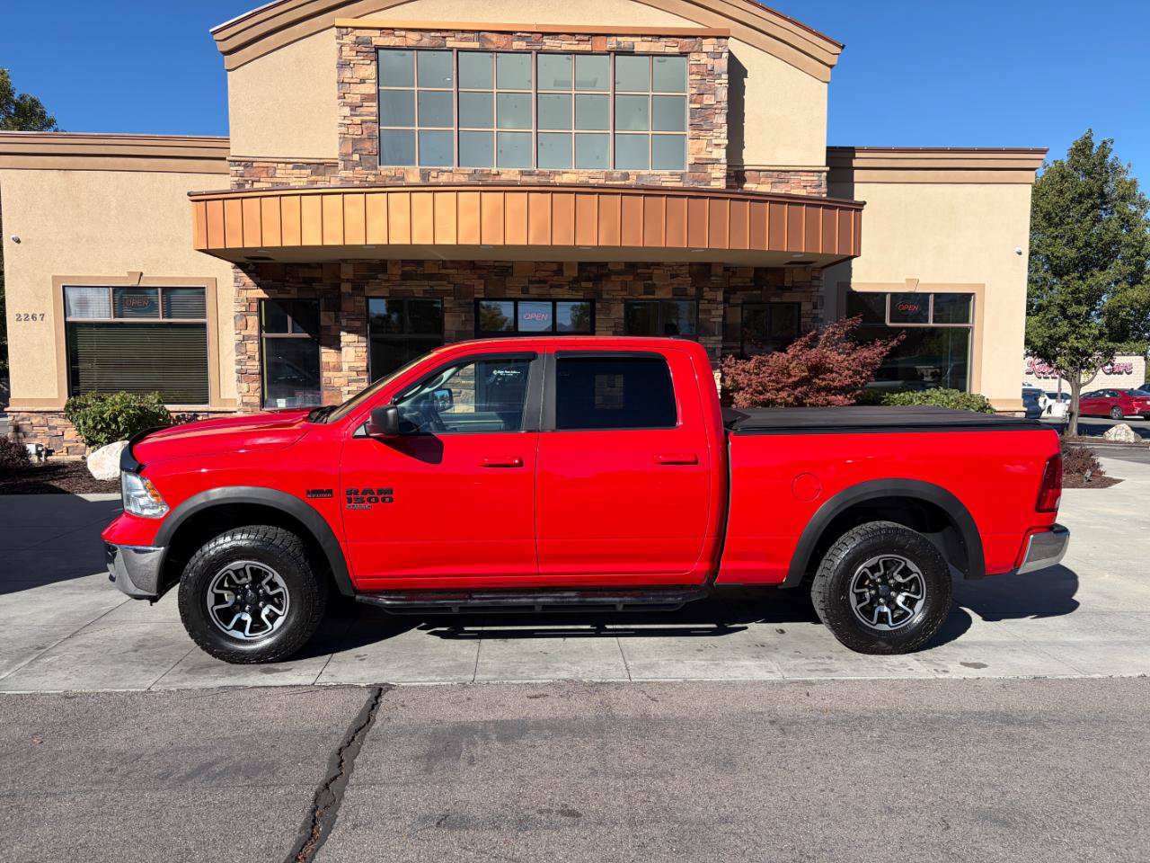 Used 2019 RAM 1500 Classic SLT AWD/4WD image 2