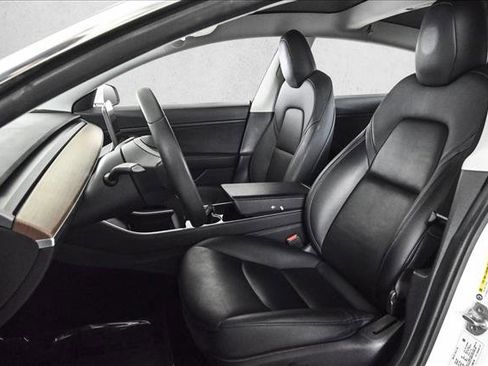 Used 2020 Tesla Model 3 Long Range image 17