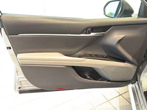 Used 2023 Toyota Camry LE image 12