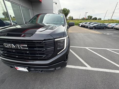 Used 2024 GMC Sierra 1500 Elevation w/ Preferred Package AWD/4WD image 29