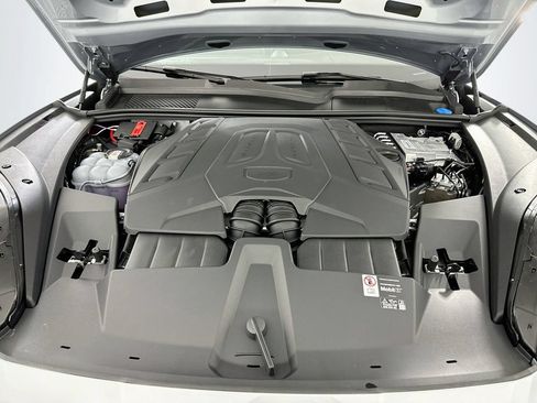 New 2026 Porsche Cayenne GTS AWD/4WD image 32