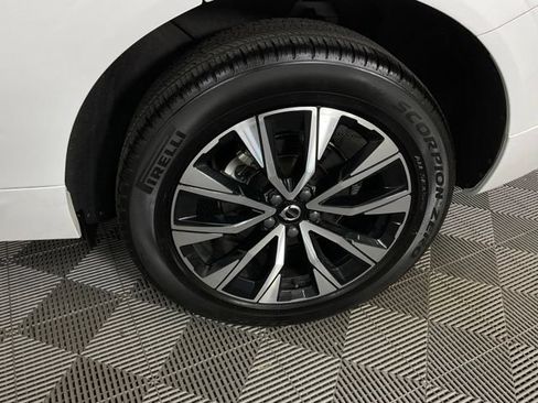 Certified 2024 Volvo XC60 B5 Plus w/ Climate Package AWD/4WD image 41