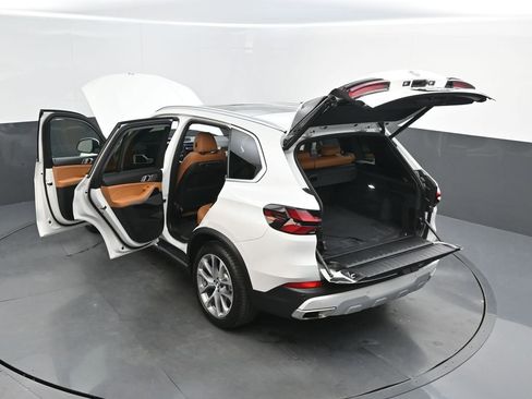Certified 2024 BMW X5 xDrive40i w/ Premium Package AWD/4WD image 54