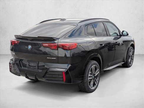 New 2026 BMW X2 xDrive28i image 2