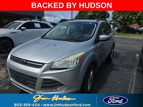Used 2015 Ford Escape SE w/ Equipment Group 201A FWD image 1
