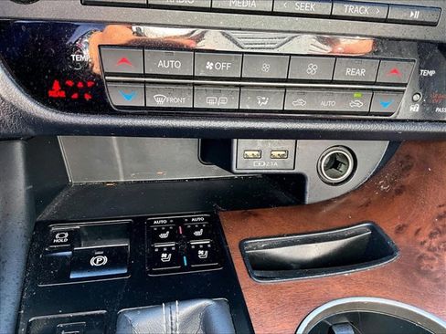 Used 2021 Lexus RX 350L FWD w/ Premium Package image 23