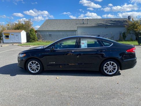 Used 2019 Ford Fusion SE image 9