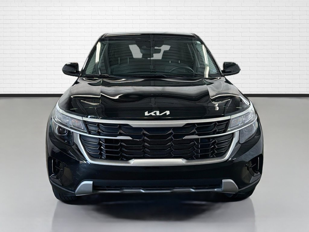 Used 2025 Kia Seltos LX AWD/4WD image 2