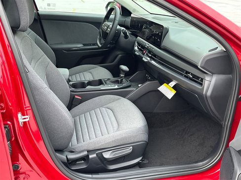 New 2025 Kia K4 EX image 8