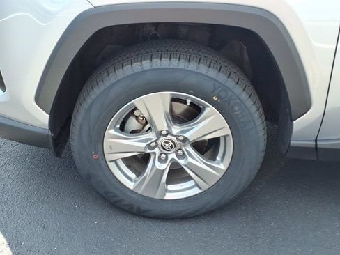 Used 2024 Toyota RAV4 LE AWD/4WD image 31