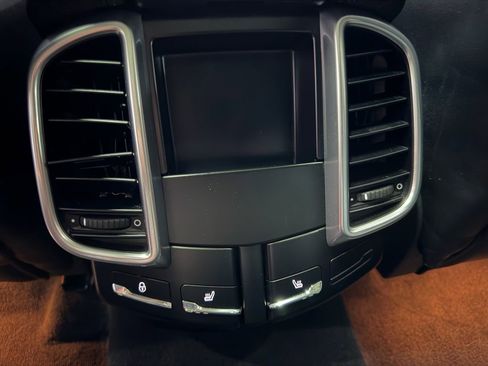 Used 2014 Porsche Cayenne Diesel AWD/4WD image 24