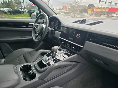 Used 2022 Porsche Cayenne E-Hybrid image 50
