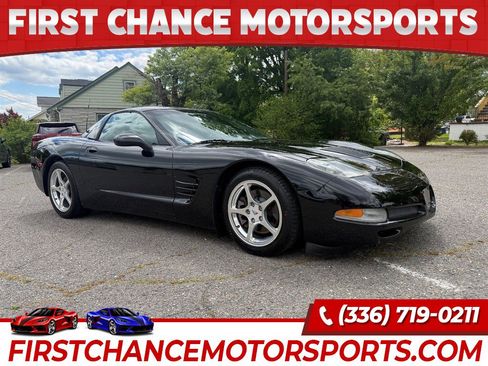 Used 1999 Chevrolet Corvette Coupe w/ Memory Pkg RWD image 1
