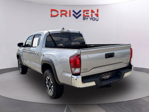 Used 2017 Toyota Tacoma TRD Off-Road w/ Tow Package (A/T) AWD/4WD image 6