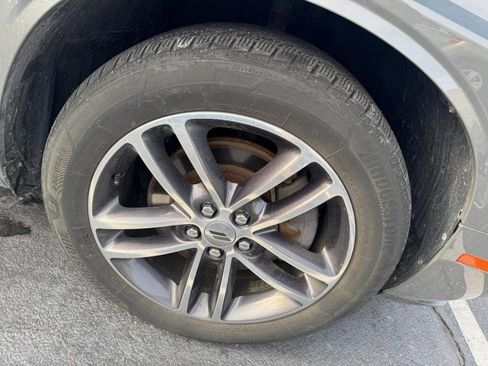 Used 2018 Dodge Challenger GT image 5