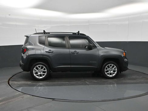 Used 2022 Jeep Renegade Latitude image 9