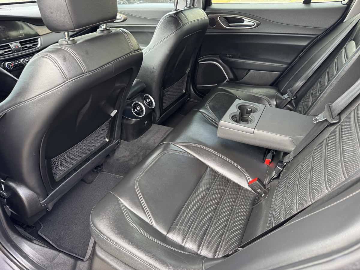 Used 2017 Alfa Romeo Giulia Ti w/ TI 18" Sport Package AWD/4WD image 17