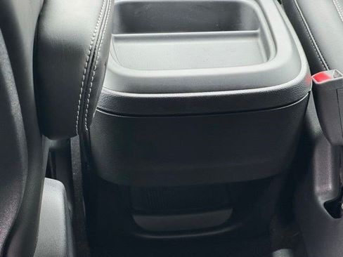 New 2027 Chrysler Pacifica Select FWD image 29